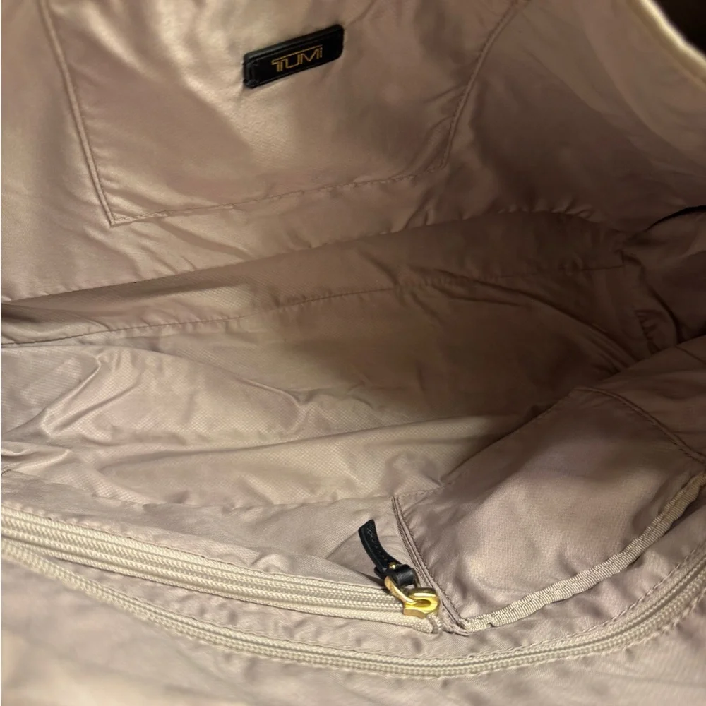 Tumi‎ Dara Voyager carry all Black Briefcase